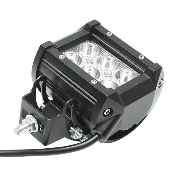 Lampa cu 6 LED-uri 10-30V 18W Unghi Radiere 30 de Grade Tip Spot 4/9.8cm 6000K IP67 Breckner Germany